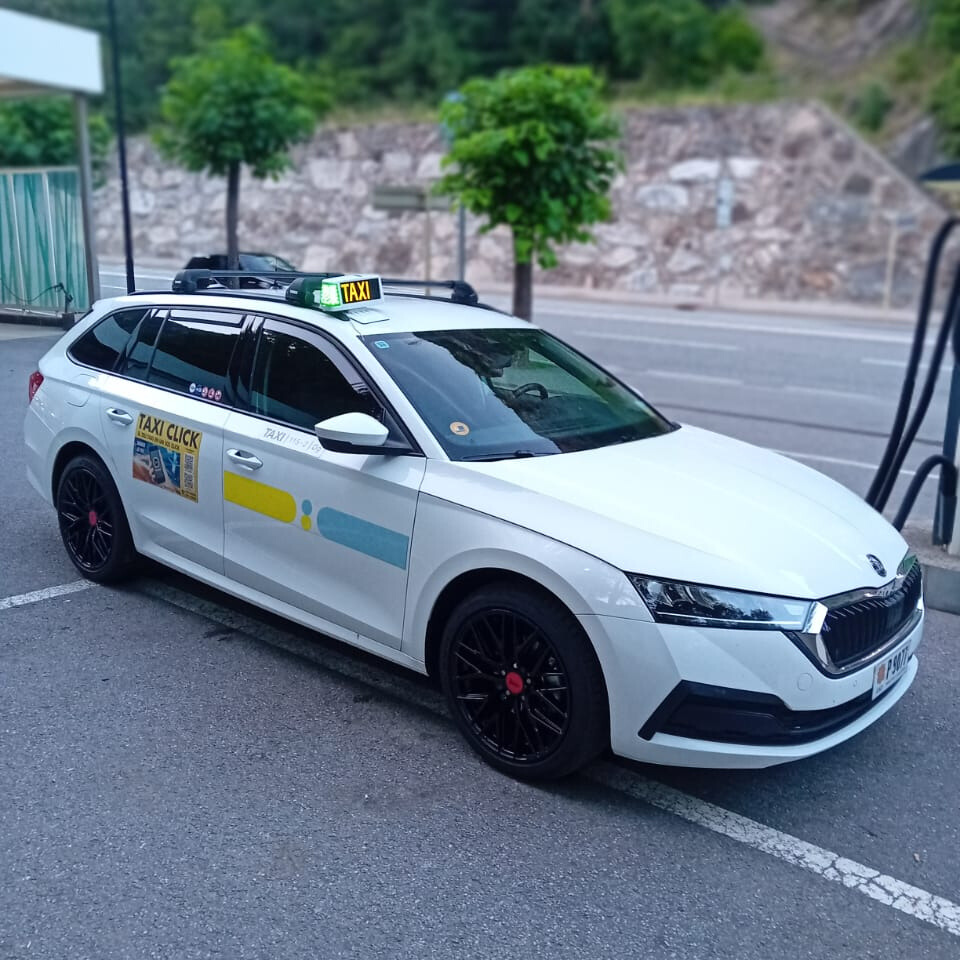 Contacta amb els taxistes d'Andorra - cotxe blanc